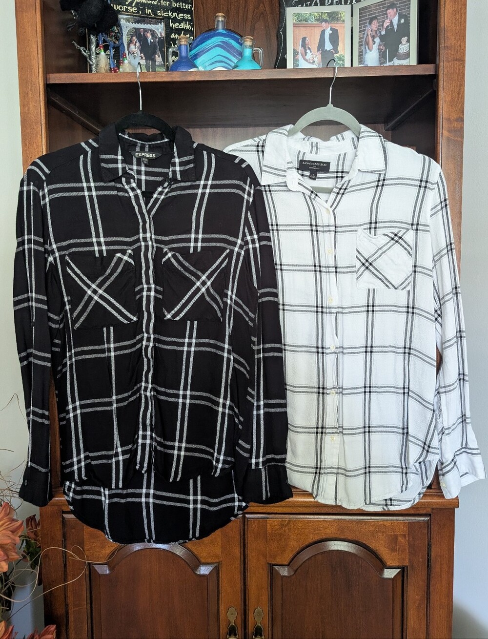 Express & Banana Republic Black and White Plaid Button-Down Top Size Small
